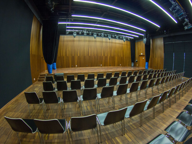 Sala widowiskowo-koncertowa w Koziegłowach, realizacja AplusV, zdjęcie 9