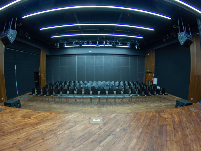 Sala widowiskowo-koncertowa w Koziegłowach, realizacja AplusV, zdjęcie 7