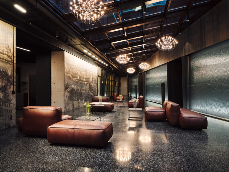 Lobby 4
