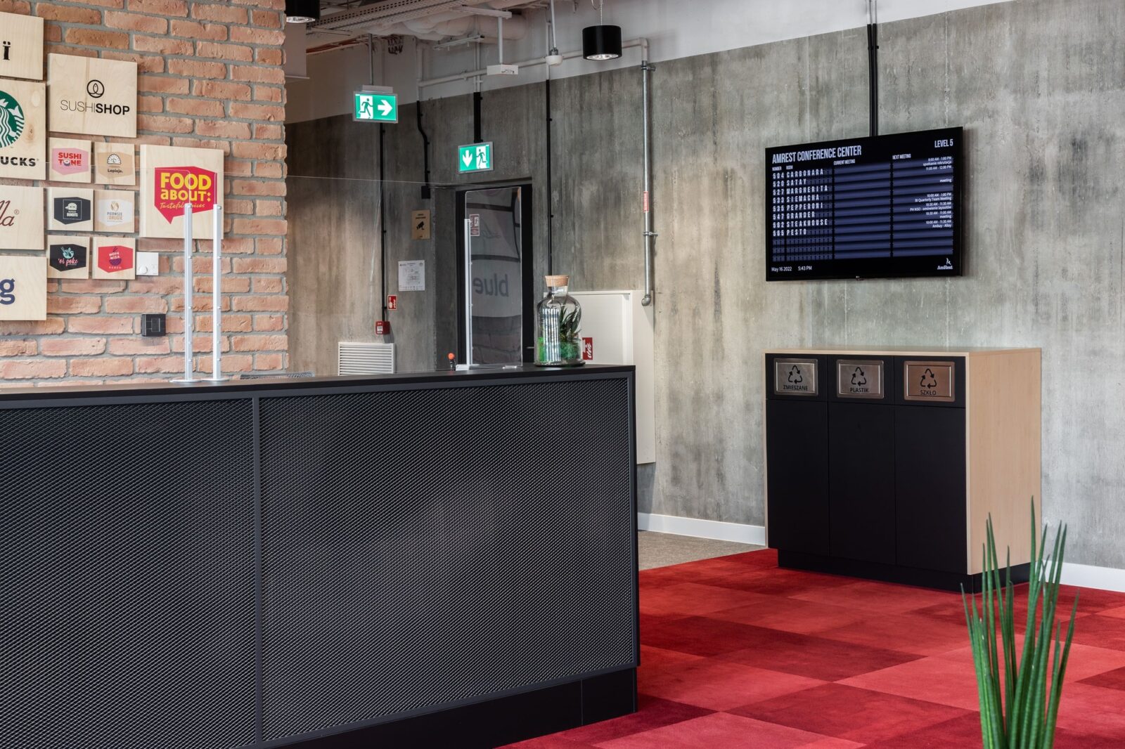 zdjęcie nr1 do wpisu Dotknij przyszłości: Przewodnik po monitorach interaktywnych i Digital Signage