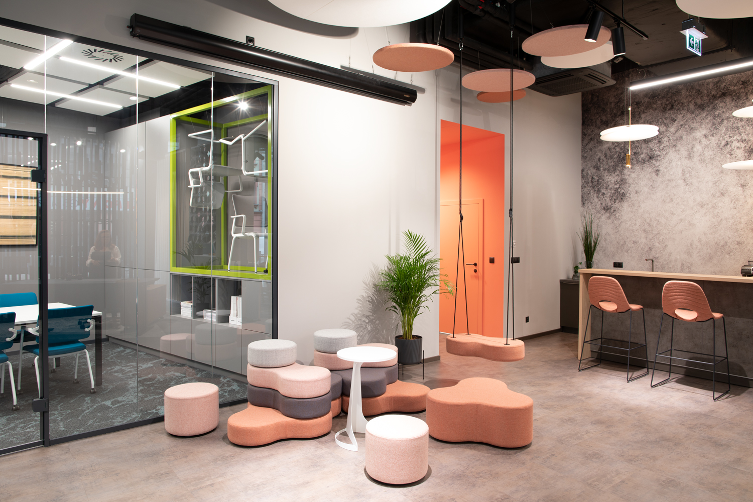 wrocław showroom, wpis za kulisami komfortu – jak partner AV wspiera Twoje biuro i efektywną pracę