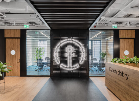 image deco: Kuehne+Nagel office in Gdynia