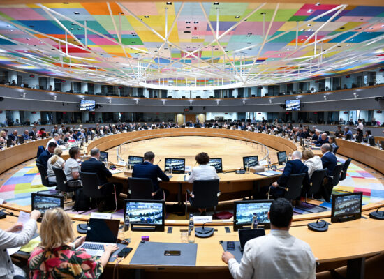 Sukces modernizacji sali konferencyjnej Rady Europejskiej w budynku Europa w Brukseli